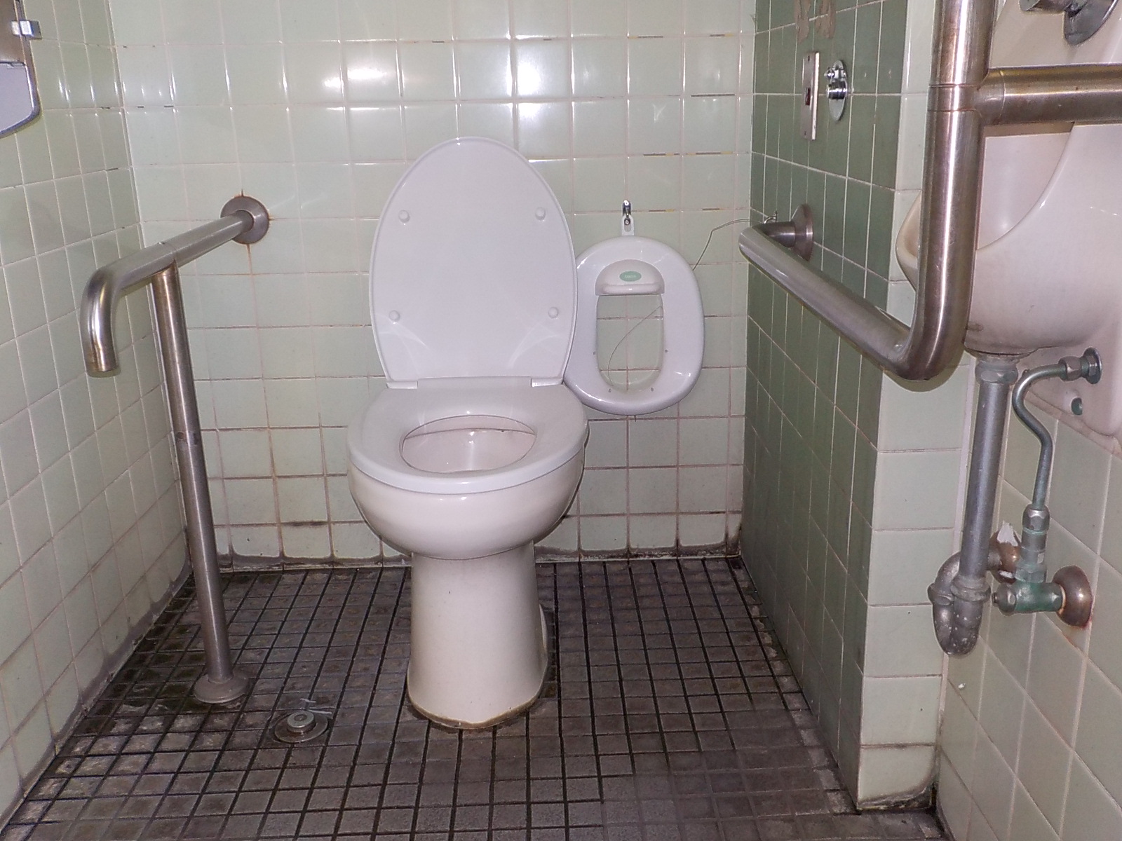 男子洋式トイレ