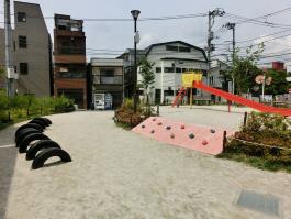 すべり台、タイヤ渡り