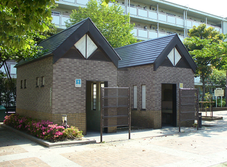 原公園トイレ外観