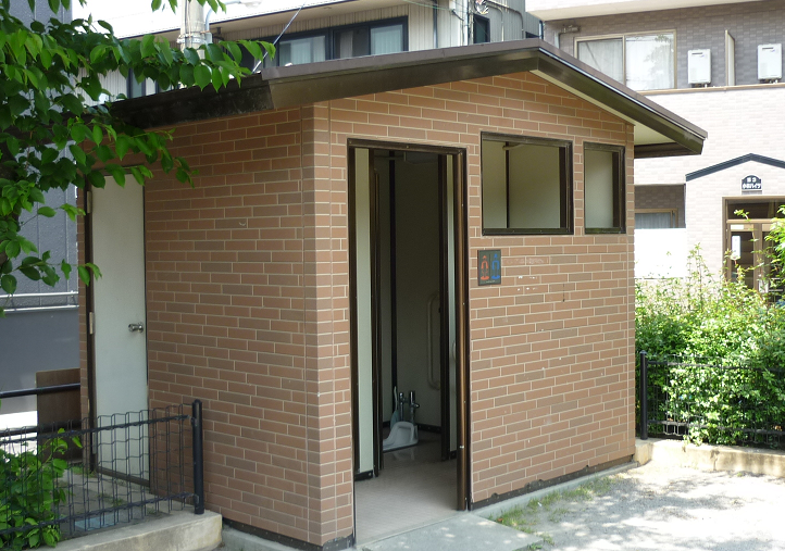 江川堀児童遊園トイレ外観