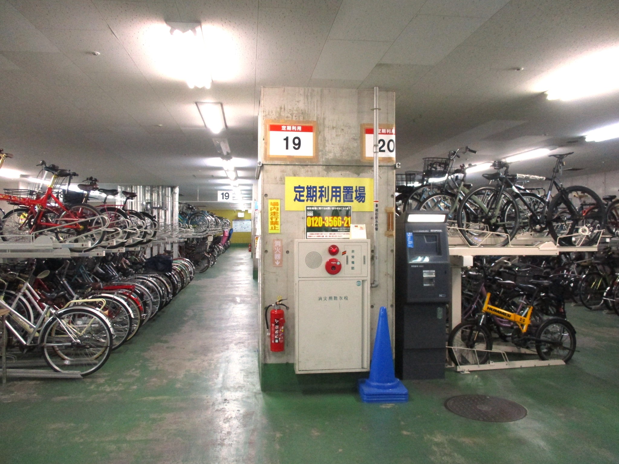 センターまちや自転車駐車場の内部