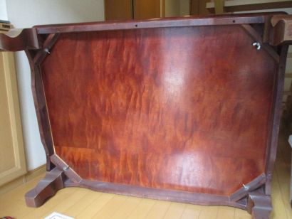 テーブルこげ茶