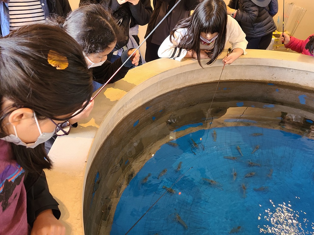土湯温泉でのエビ釣り体験