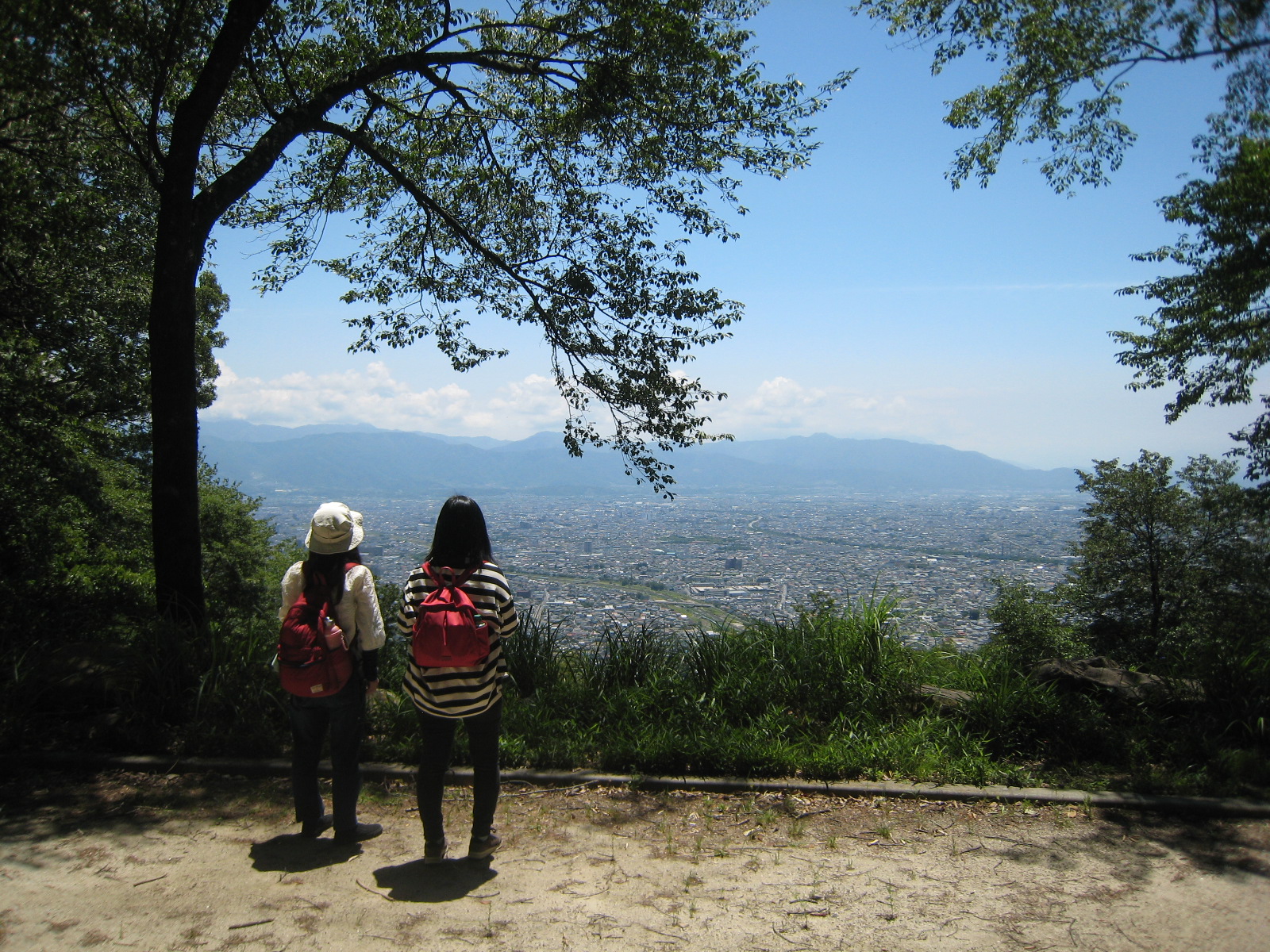 甲府盆地を一望