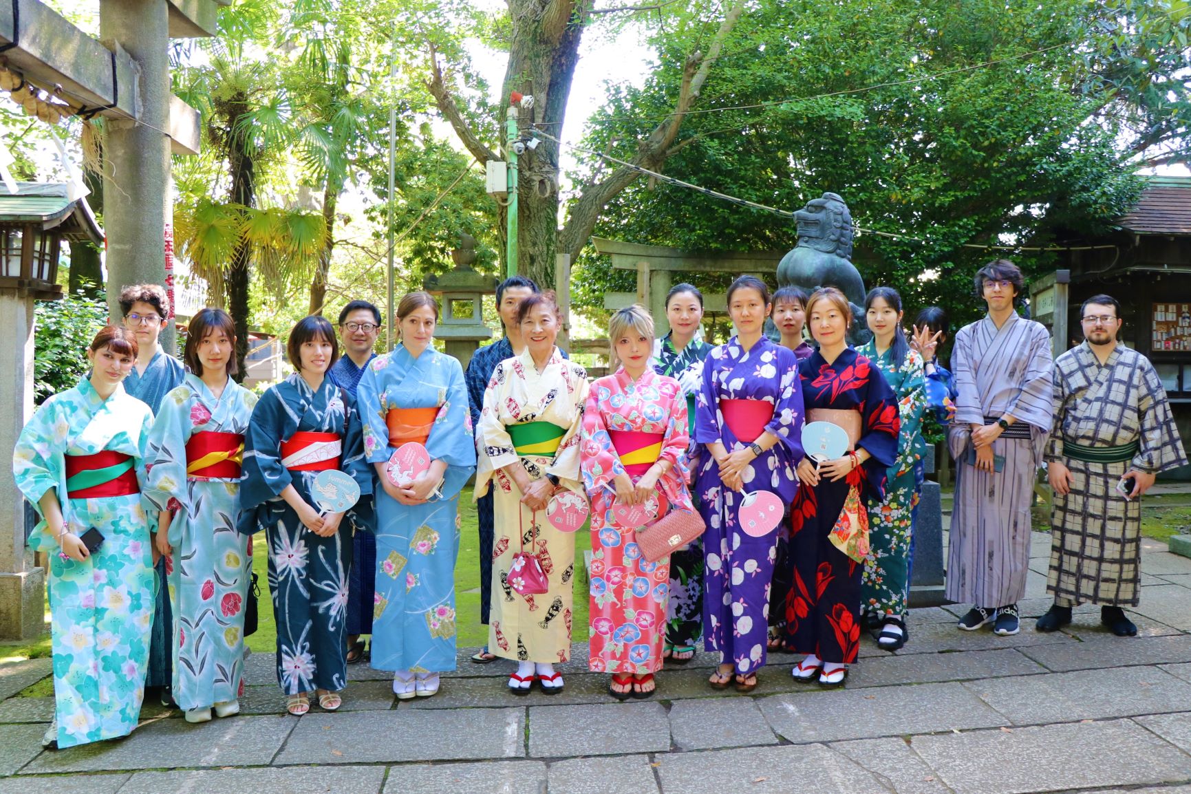 諏方神社境内