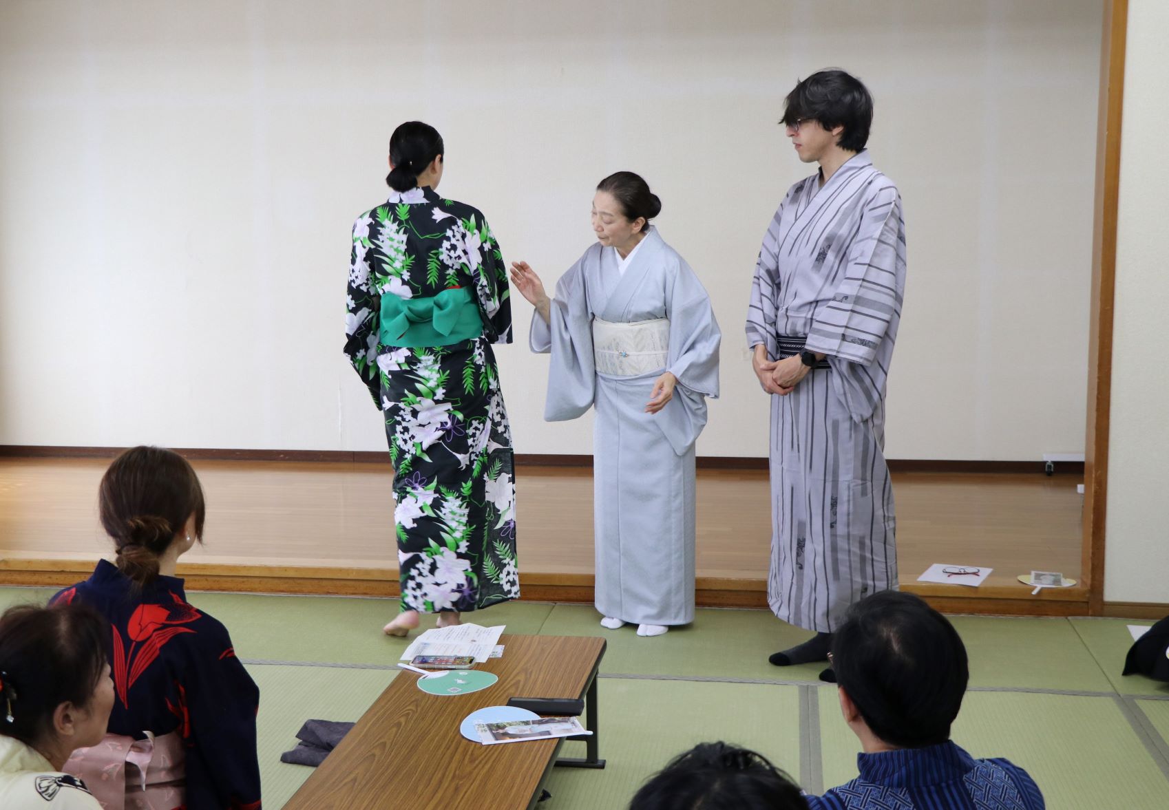 講師による浴衣の説明