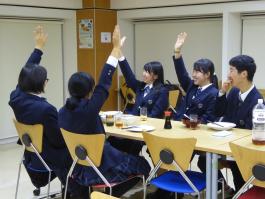 都立農産高校の生徒による試食会