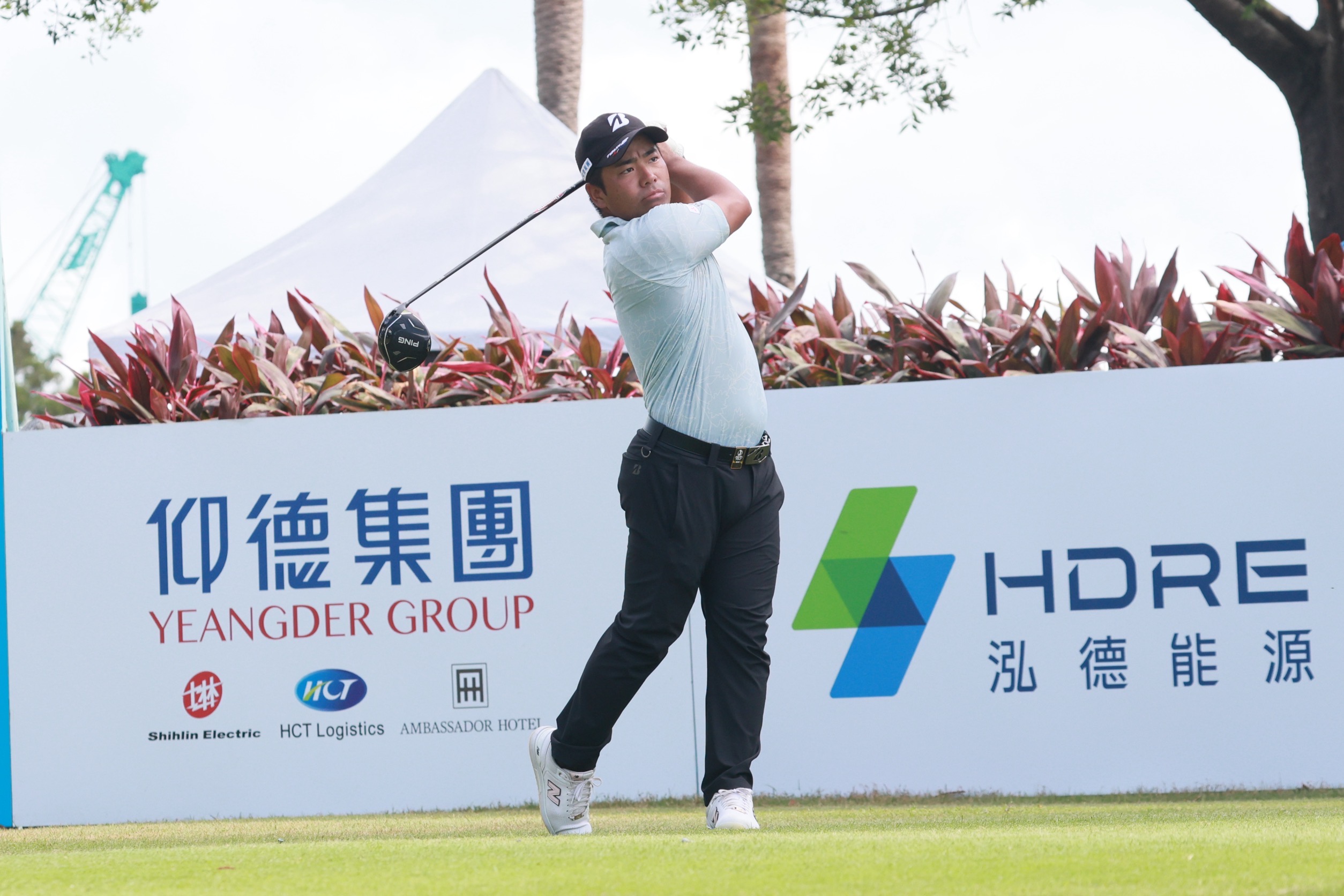 比嘉一貴選手と歩数対決！