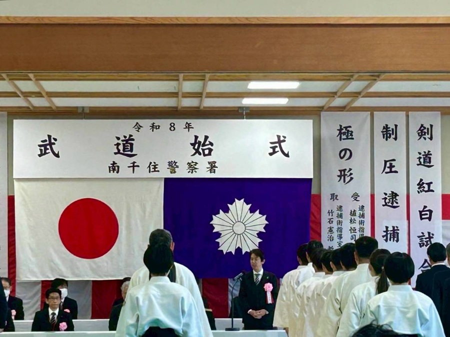 挨拶をする区長