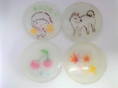 ガラスのペーパーウェイト