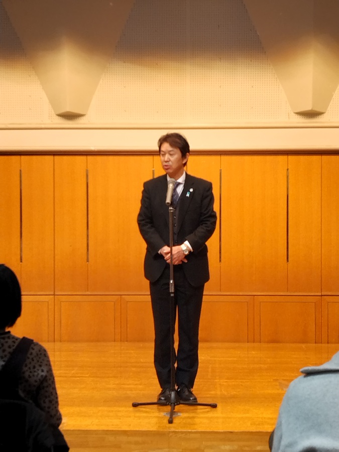 挨拶をする区長