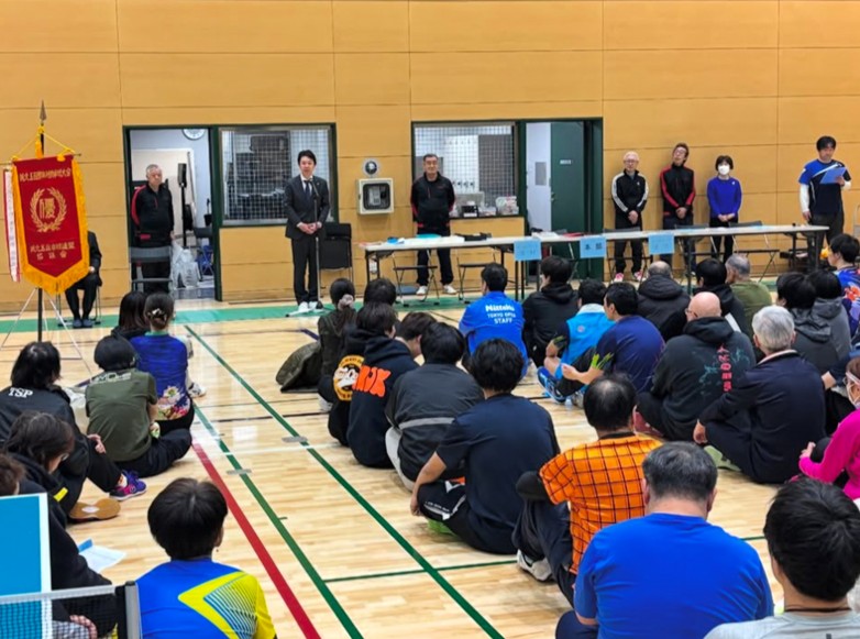 挨拶をする区長