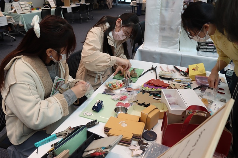 革小物のワークショップの様子