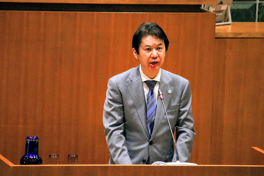 挨拶をする区長