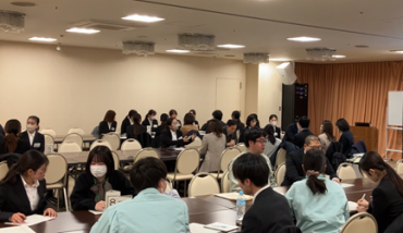 先輩職員との交流