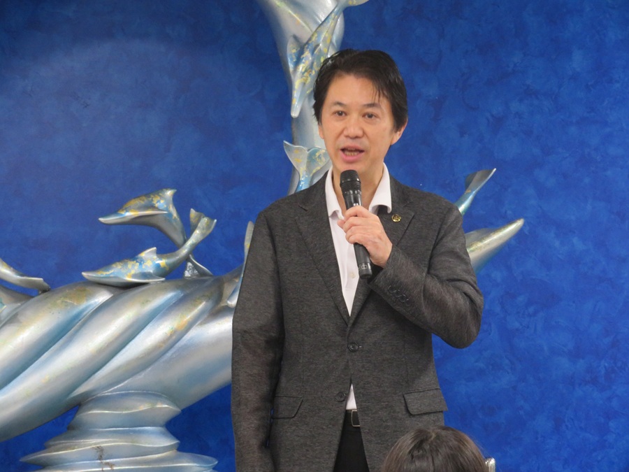 挨拶をする区長