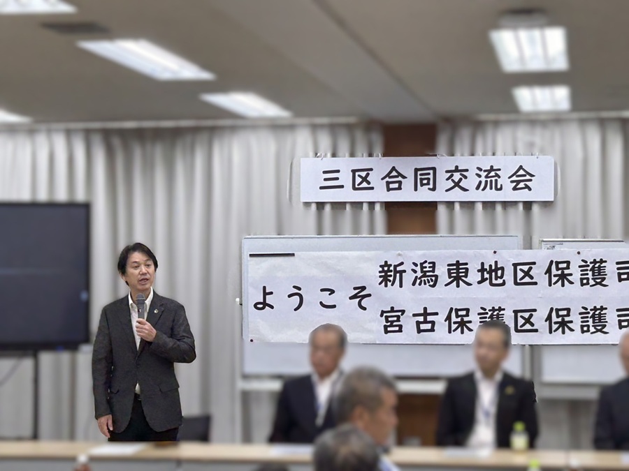挨拶をする区長