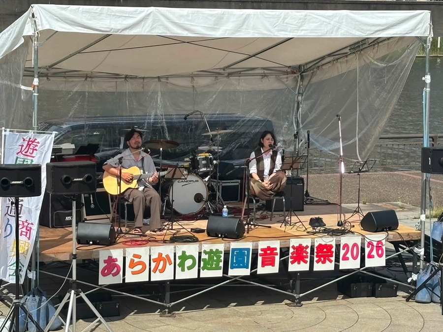 ライブステージでの演奏者