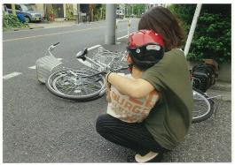 自転車乗車中に事故にあいそうになった子どものイメージ画像